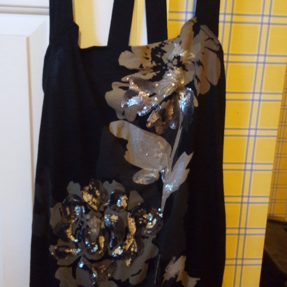 Top - Picture 2 of 5